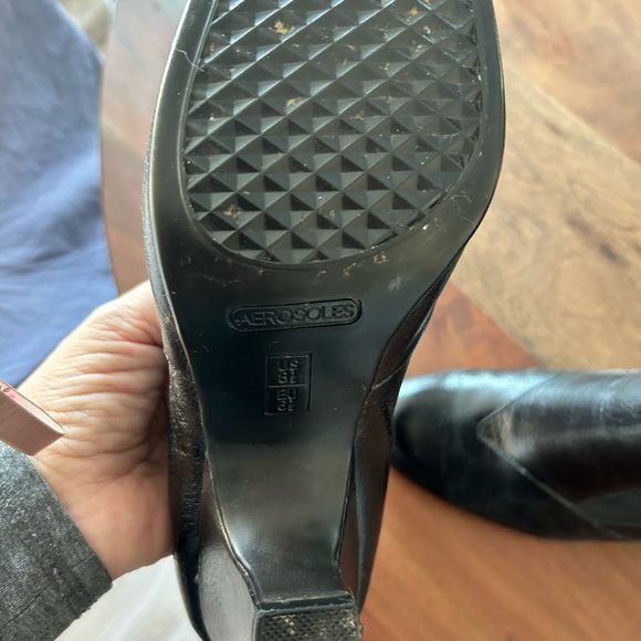 Black slip on booties - Picture 4 of 7